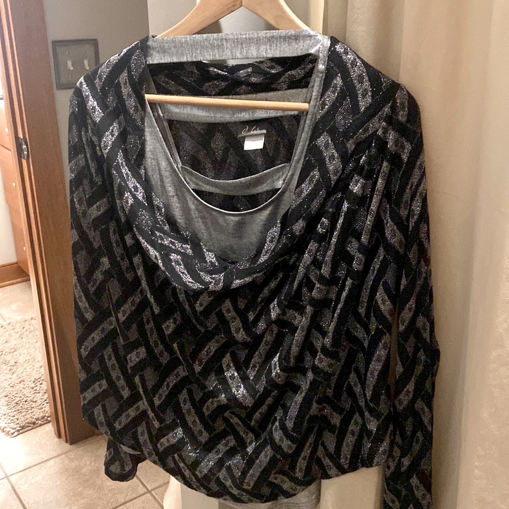 Dots 2 piece silver & black top